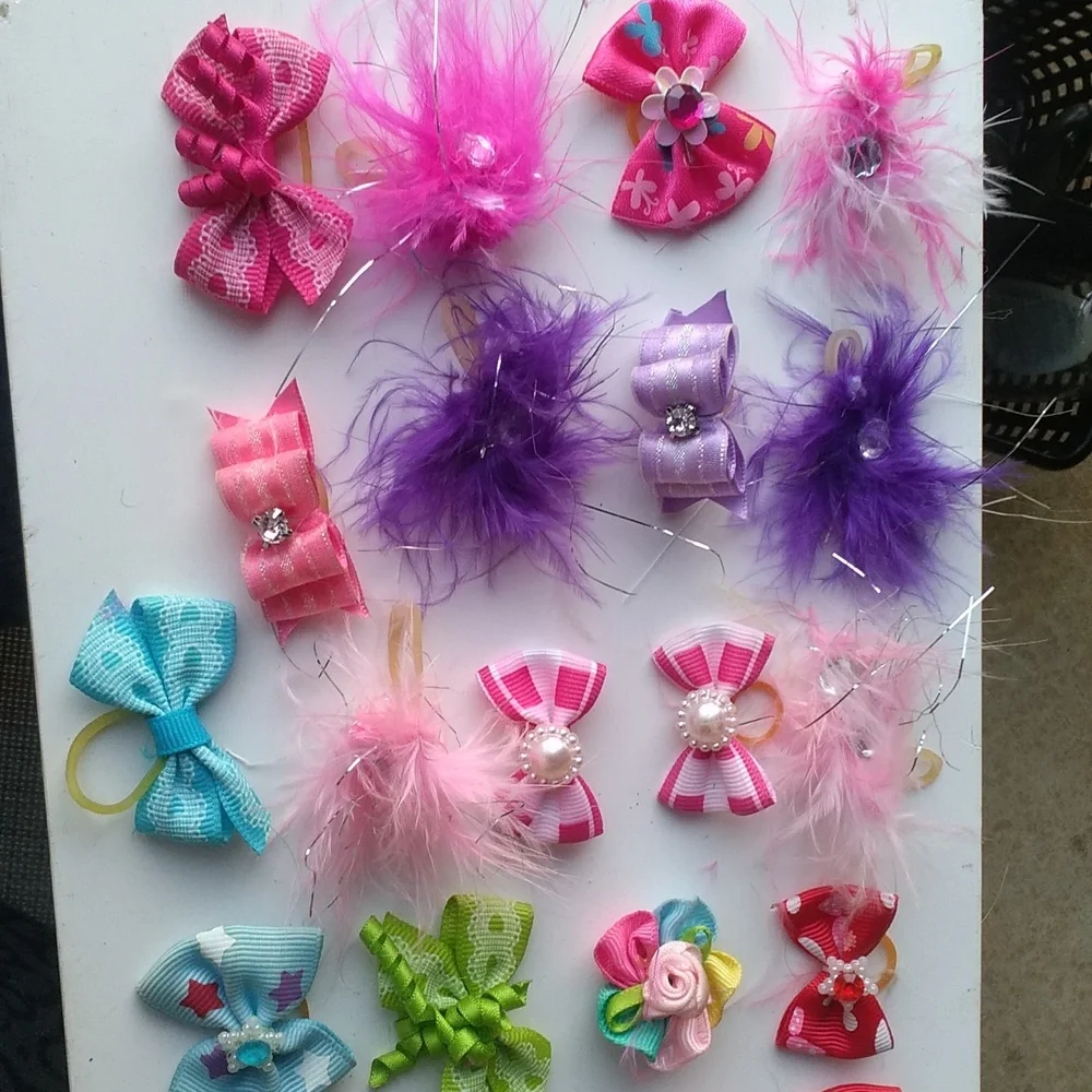 Dog bow Qty 21 groomer hair bows small 1 - 2 inch  pet bows rubber band